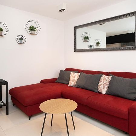 Apartment Tula Шибеник Екстер'єр фото
