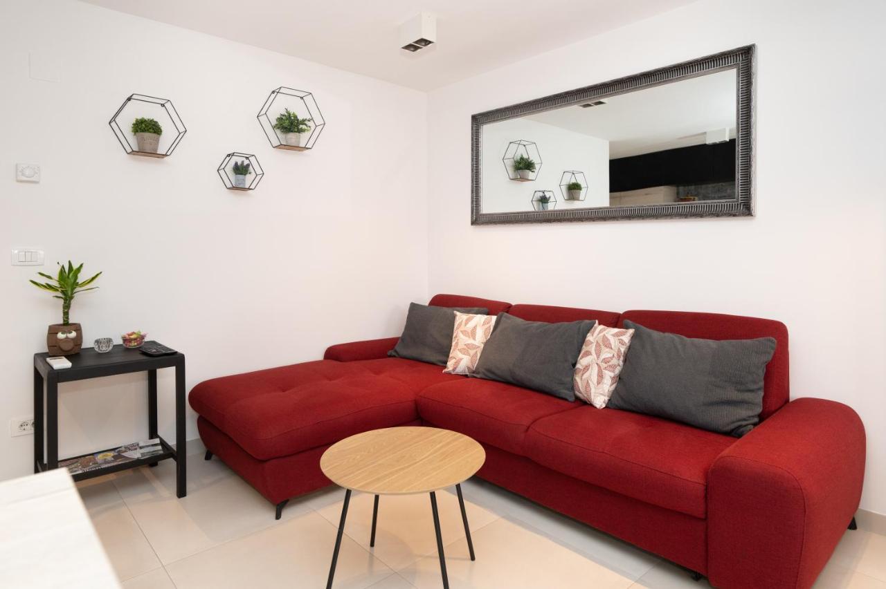 Apartment Tula Шибеник Екстер'єр фото